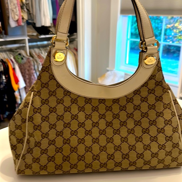Gucci Handbags - Authentic Gucci Tote